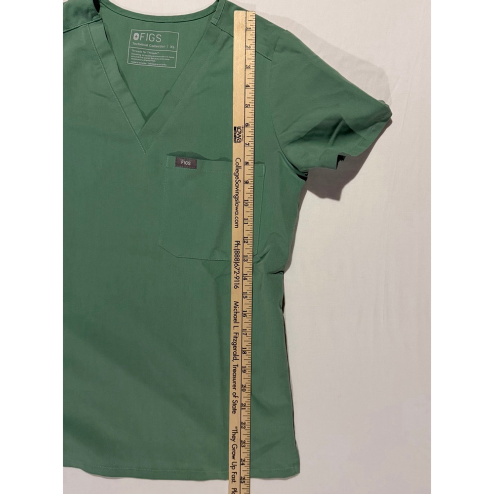 FIGS Casma Scrub Top XS Surgical Green V-Neck Technical Collection Work Nurse - Picture 7 of 7